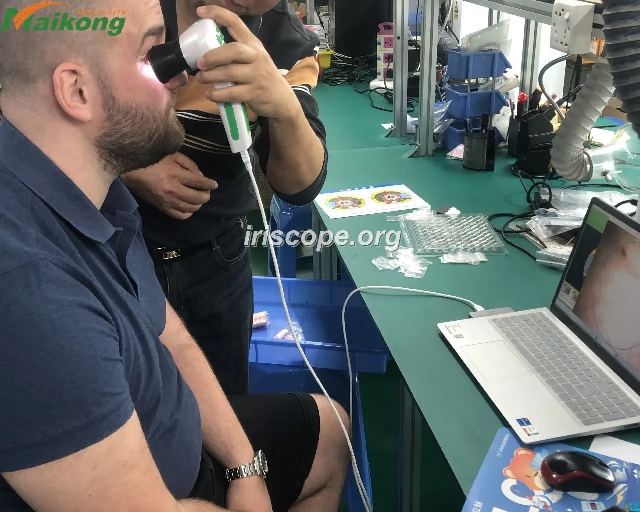 What buyers and practitioners should know when searching for an iridology cam in the UK — iridology camera facotry customer  (22).jpg